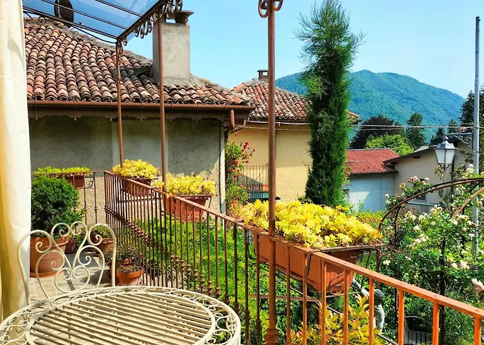 Costanza Con Balcone E Vista Giardino Appartement Magreglio