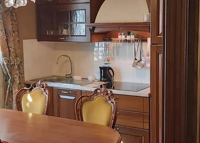 Costanza Con Balcone E Vista Giardino